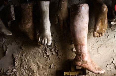 کشف چند پای قطع شده انسان در قبرستان متروکه+ عکس