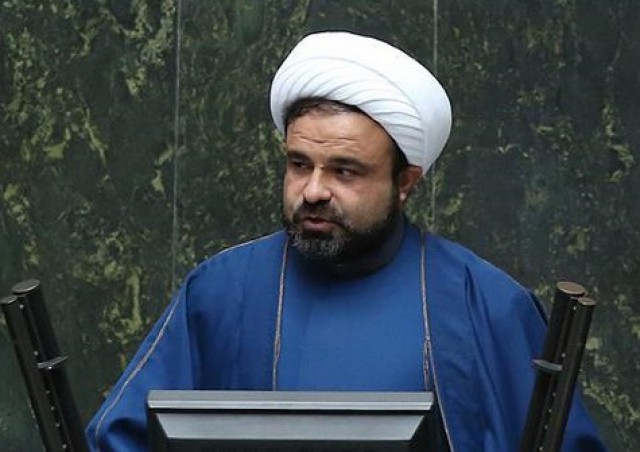 خدری: خدا را خوش می‌آید که زمان مجلس را به طرح پیشنهادات مکرر اختصاص دهیم/ لاریجانی: پیشنهاد شما خیرخواهانه است، نمایندگان رعایت کنند