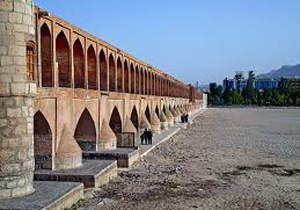 امکان توزیع آب برای شرق و غرب استان اصفهان در بهار و تابستان وجود ندارد