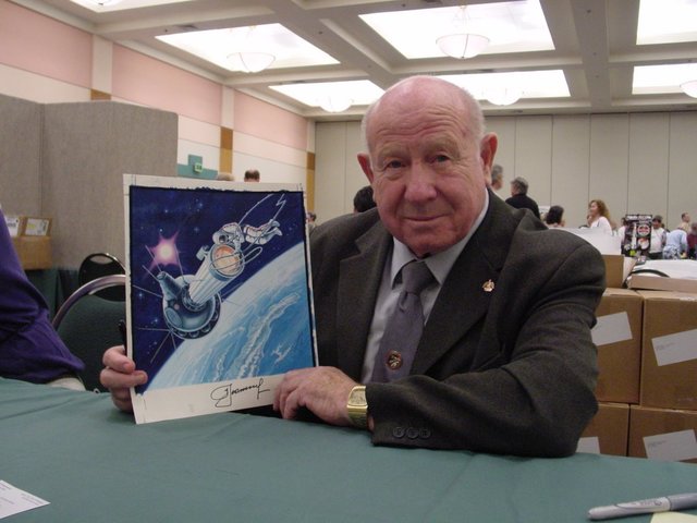 گفت‌وگو خواندنی با اولین فضانوردی که در فضا راهپیمایی کرد