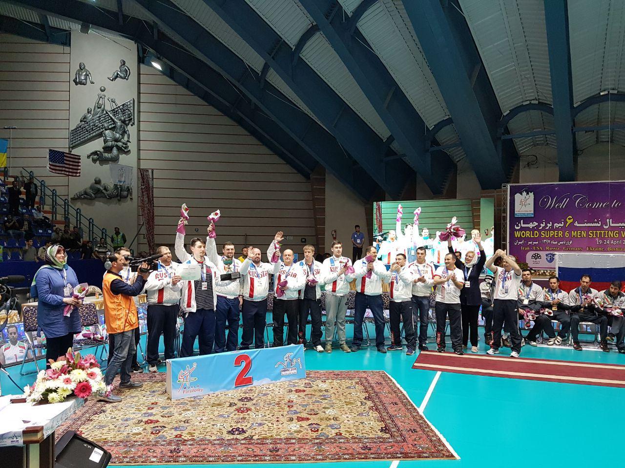 اهدا مدال به مردان والیبال نشسته ایران با حضور وزیر ورزش و جوانان+ عکس