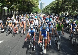همایش بزرگ دوچرخه سواری در اسفراین به مناسبت هفته سلامت برگزار شد