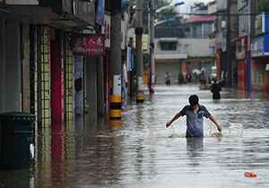 جاری شدن سیل در چین پس از بارش باران‌های بهاری + فیلم