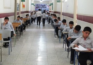 شرکت دانش آموزان در آزمون ورود به مدارس تیز هوشان