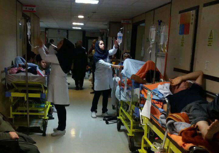 بستری شدن بیماران در راهروی بیمارستان نمازی + تصاویر