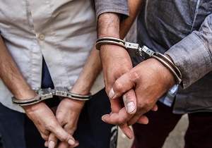 سارقان معتاد در حین مصرف موادمخدر دستگیر شدند