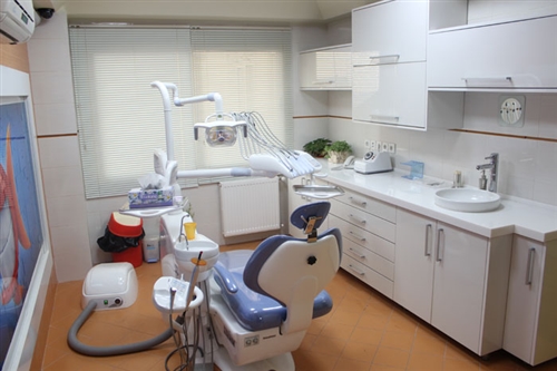 راه اندازی بخش‌های دندانپزشکی کلینیک‌های ویژه تا پایان ۹۷/ پیشگیری از پوسیدگی با طرح پیمایش ملی بهداشت دهان و دندان
