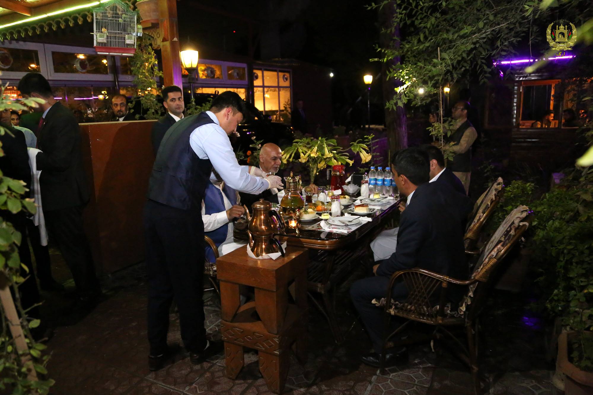 حضور غیر منتظره «اشرف غنی» در یکی از رستوران های کابل + تصاویر