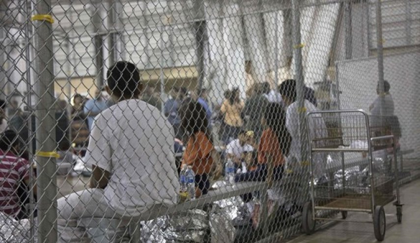 تازه‌ترین شاهکار حقوق بشری آمریکا؛ نگهداری ۲۵۰۰ کودک در قفس!/ تحصیل مهاجران غیرقانونی در ایران