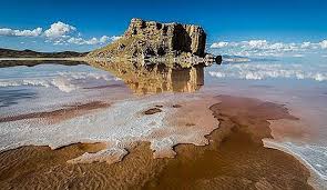 کاهش حجم آب دریاچه ارومیه  به 300 میلیون مترمکعب