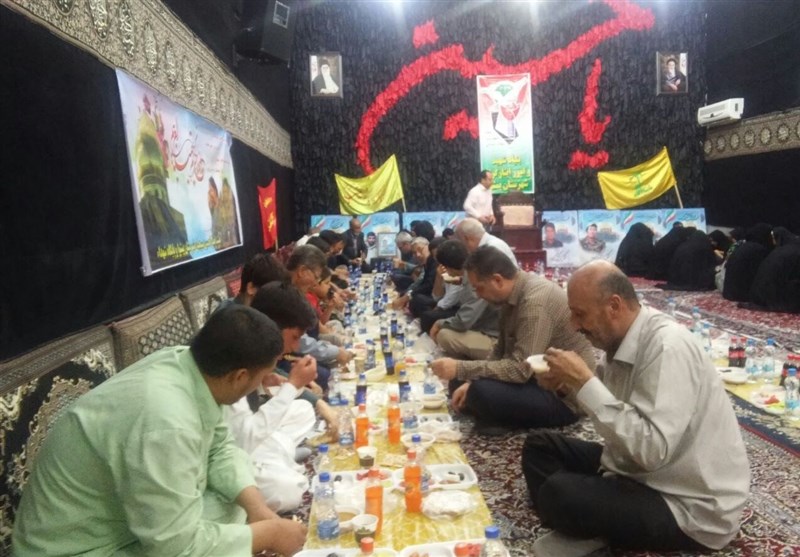 برگزاری ضیافت افطاری با حضور خانواده‌های شهدای مدافع حرم