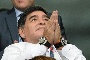 مارادونا دست بردار راموس و بلاتر نیست