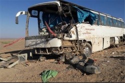 ۲۰ مجروج بر اثر تصادف اتوبوس با کامیون در محور حاجی آباد-بندرعباس