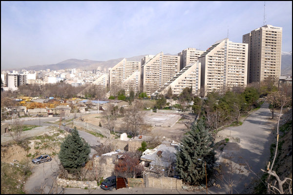 همسایگی کاخ و کوخ در یکی از گرانترین محلات تهران