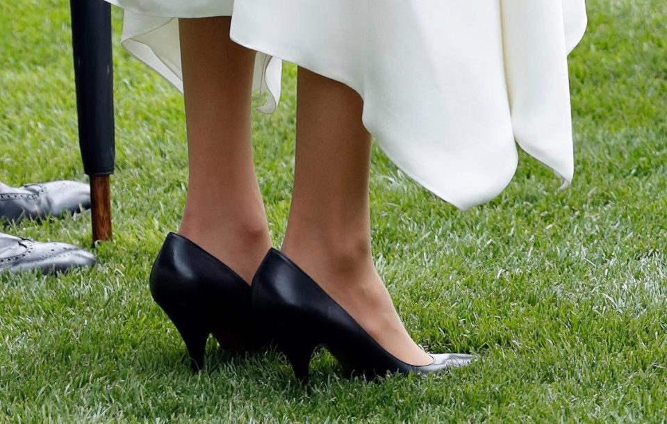 کفش های بزرگ عروس تازه وارد سلطنتی سوژه شد