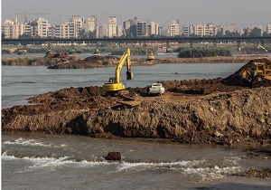 تخریب ساخت و ساز‌های غیرقانونی در سواحل بندرلنگه
