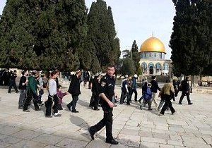 حملات بیش از ۳۸۰۰ شهرک نشین به مسجد الاقصی در ماه ژوئیه