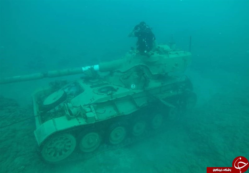 انتقال تانک‌های قدیمی لبنان به زیر آب +تصاویر