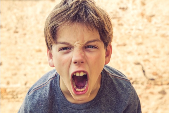 چگونه با کودک خشمگین رفتار کنیم؟