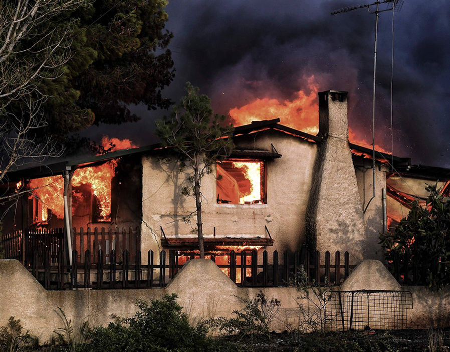 اعلام سه روز عزای عمومی در یونان+ تصاویر آتش‌سوزی