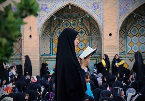 زمزمه عاشقانه دعای عرفه در استان قزوین