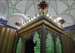 در استان اصفهان 450 امامزاده برای فرائض دینی و خدمات به زائران وجود دارد