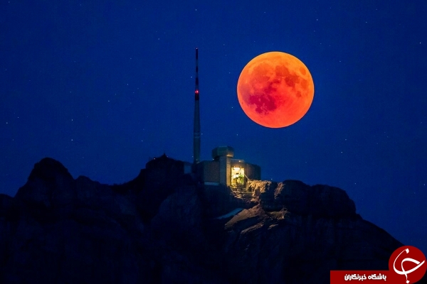 پدیدار شدن ماه خونین در آسمان جهان را شگفت زده کرد+ تصاویر