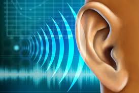 افت شنوایی چیست و چه نشانه‌هایی دارد؟