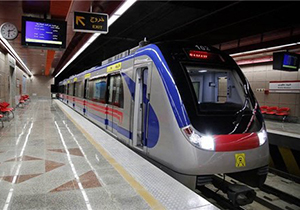 مترو روز‌های جمعه پذیرای مسافران شهر شیراز است