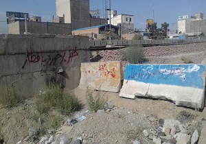 خطر برخورد با قطار در منطقه 18 تهران+ فیلم