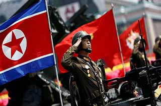 رژه ارتش کره شمالی در هفتادمین سالگرد تاسیس این کشور + فیلم