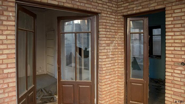 مالک خانه نیما یوشیج به دنبال راهی برای تخریب خانه است