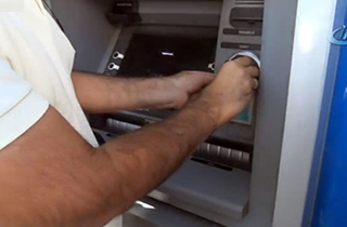 مراقب دستگاه کپی کردن اطلاعات کارت بانکی باشید + فیلم