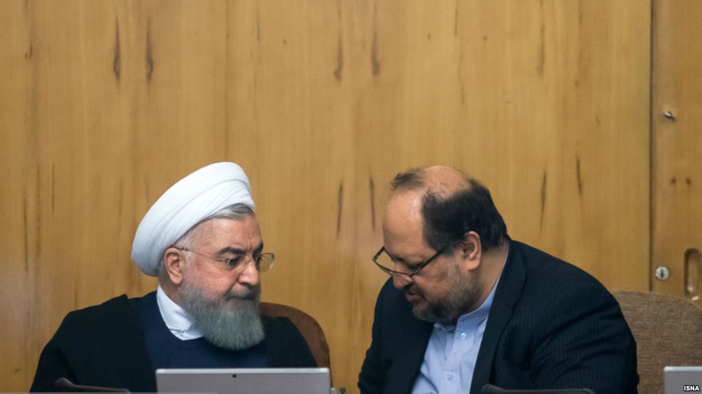 مخالفت روحانی با حضور شریعتمداری در وزارت صنعت / استعفای وزیر صمت در اجتناب از حضورش در وزارت کار بود