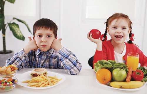 چگونه کودکمان را میوه خور کنیم؟