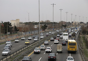 ترافیک در آزادراه کرج-تهران نیمه سنگین است/ انسداد کمربندی نوشهر-چالوس