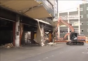 لحظه تخریب بازار قدیمی ماهی فروشان در توکیو + فیلم
