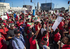 تظاهرات هزاران معلم در لس آنجلس