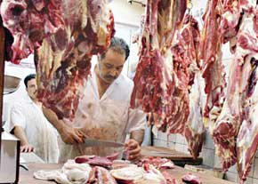 روز/واردات گوشت قرمز به روال عادی بازگشت/ رفع ممنوعیت صادرات دام زنده تنها راهکار تنظیم بازار داخل
