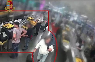 سرقت بیش از 9000 دلار پول نقد در فرودگاه +فیلم