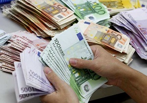 یک بسته اسکناس یورو به صاحبش بازگشت
