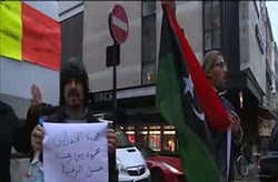 زندگی تلخ یک دختر جوان در داخل سطل آشغال + فیلم