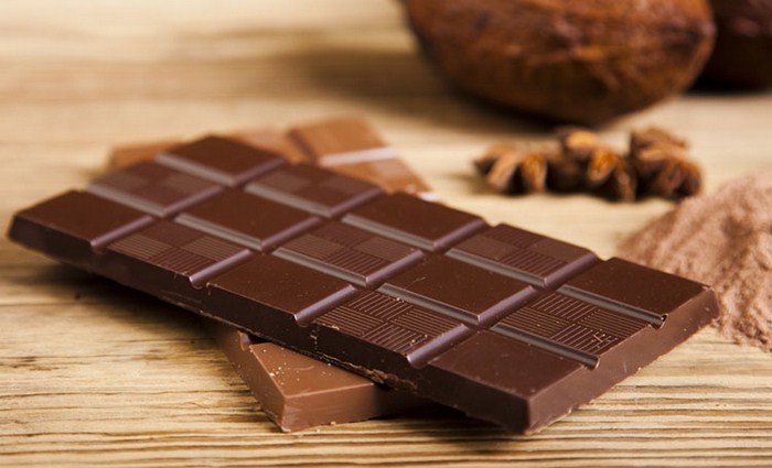 چه نوع شکلاتی بخوریم تا سالم تر بمانیم؟