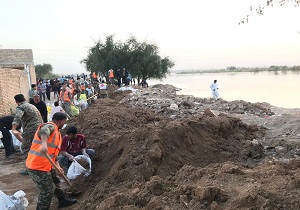 تلاش گروه های جهادی برای جلوگیری از ورود سیلاب به منطقه زرگان