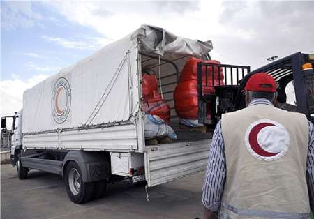 ۳۰ دستگاه تریلر از کمک‌های مردمی اصفهان به مناطق سیل‌زده ارسال شد