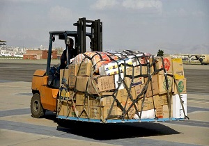 ورود پنجمین محموله کمک به اتباع خارجی سیل زده مقیم خوزستان