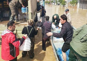 بازدید مسئولان از ستاد مردمی کمک‌رسانی به سیل‌زدگان