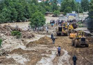 راه‌های روستایی هزارجریب نکا پس از ۶ روز از سیلاب همچنان بسته