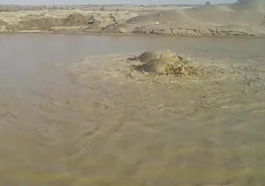 سیلابی شدن رودخانه نیاتک در «هیرمند» + فیلم