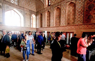 بازدید گردشگران آثار تاریخی اصفهان از مرز ۱ میلیون نفر گذشت